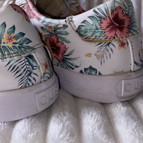 GUESS | GIRLS SNAKERS | size 6M - Picture 6 of 6